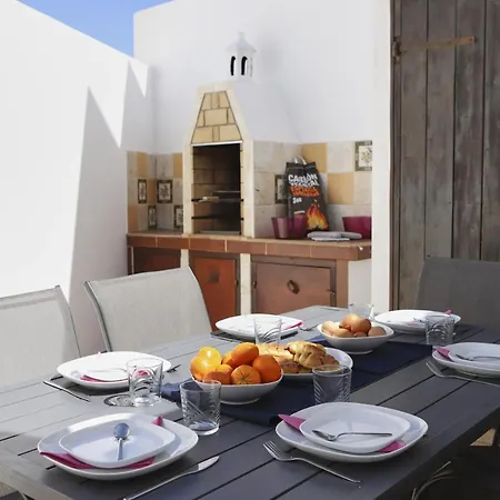 Casa Hannah By Now Ltd * Playa Blanca